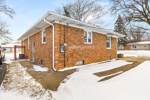 Tiny photo for 1010 Elliott Street, Streator, IL 61364 (MLS # 12557128)