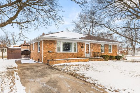 Tiny photo for 1010 Elliott Street, Streator, IL 61364 (MLS # 12557128)