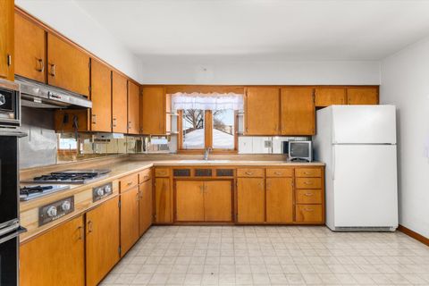 Tiny photo for 1010 Elliott Street, Streator, IL 61364 (MLS # 12557128)