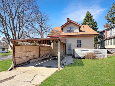 Tiny photo for 405 N Apple Avenue, Freeport, IL 61032 (MLS # 12587775)