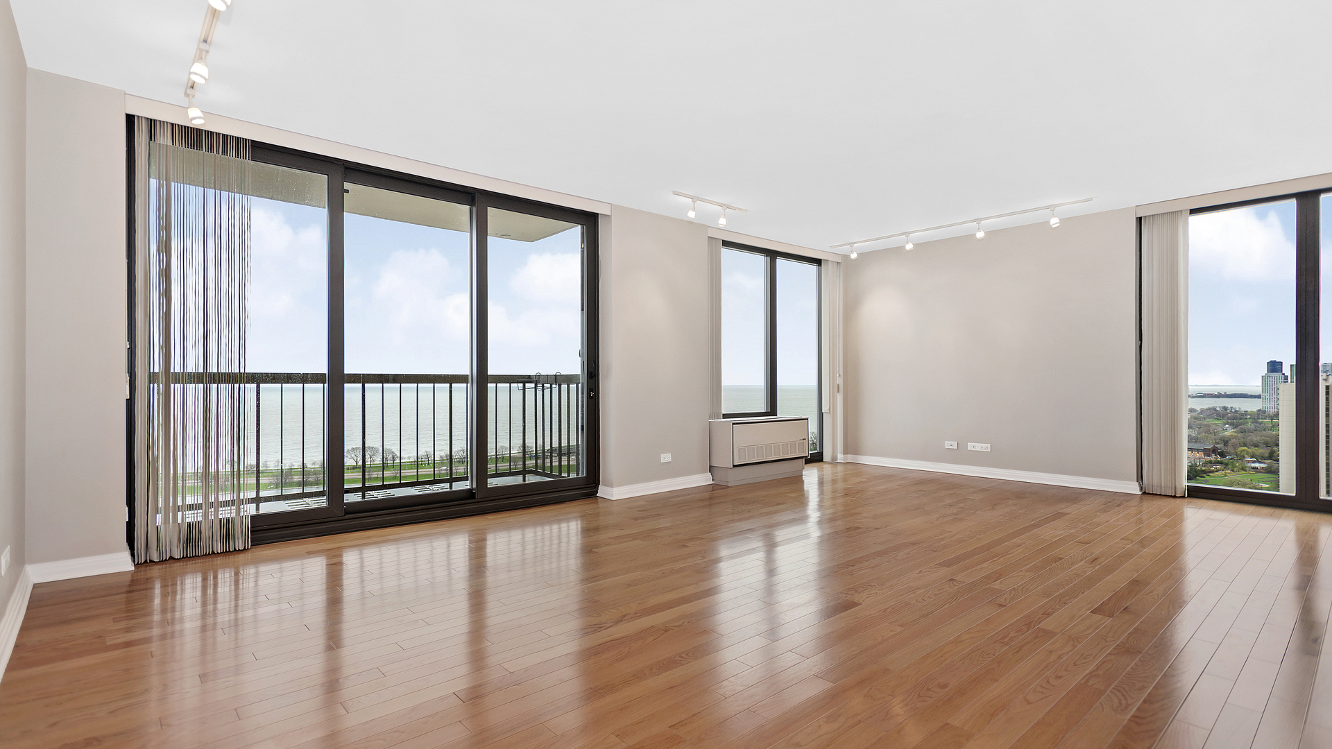 2500 N Lakeview Avenue 3002