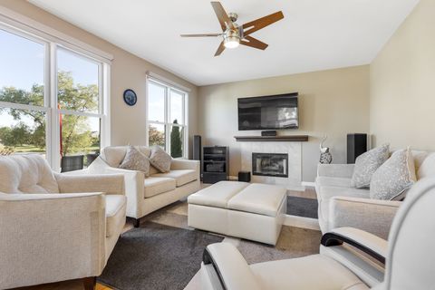 Tiny photo for 12 Baldwin Court, Lake In The Hills, IL 60156 (MLS # 12469360)