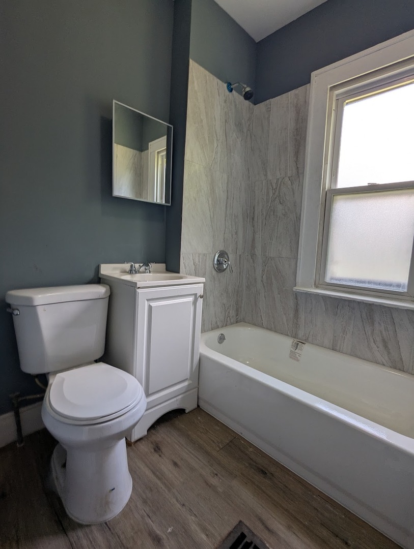 1309 W 110th Place