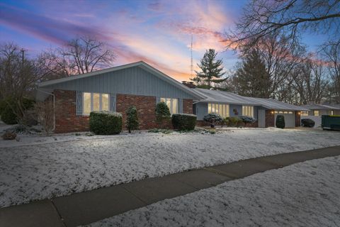Photo of 2501 Bedford Drive, Champaign, IL 61820 (MLS # 12587713)