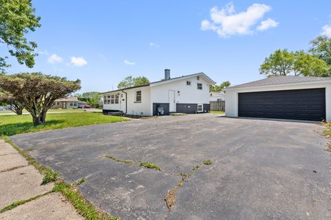 Tiny photo for 2711 Lancaster Drive, Markham, IL 60428 (MLS # 12470467)