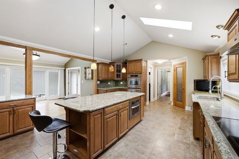 Tiny photo for 53 Darlington Drive, Hawthorn Woods, IL 60047 (MLS # 12585768)