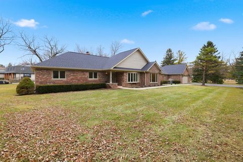 Tiny photo for 53 Darlington Drive, Hawthorn Woods, IL 60047 (MLS # 12585768)