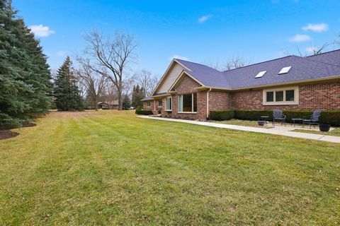 Tiny photo for 53 Darlington Drive, Hawthorn Woods, IL 60047 (MLS # 12585768)