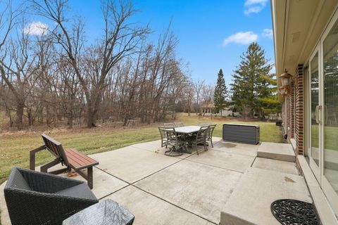 Tiny photo for 53 Darlington Drive, Hawthorn Woods, IL 60047 (MLS # 12585768)