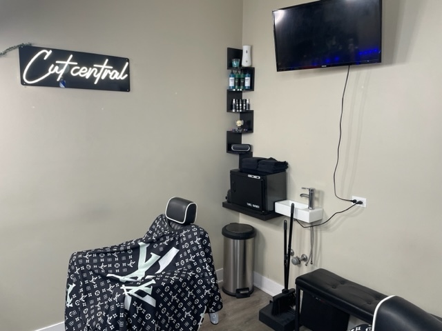 2839 N Milwaukee Avenue 8