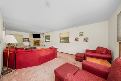Tiny photo for 245 Tanglewood Court, Elk Grove Village, IL 60007 (MLS # 12526991)