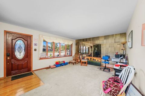 Tiny photo for 245 Tanglewood Court, Elk Grove Village, IL 60007 (MLS # 12526991)