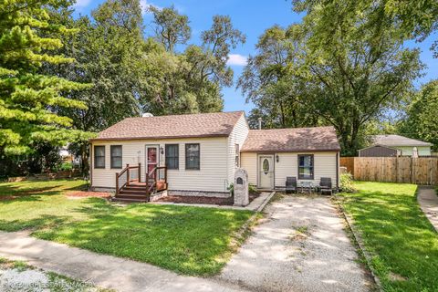 Photo of 621 S Circle Drive, Wilmington, IL 60481 (MLS # 12454354)