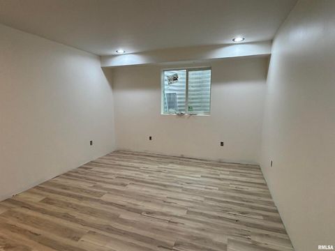 Tiny photo for 1819 Zara Trce, Clinton, IA 52732 (MLS # QC4260705)