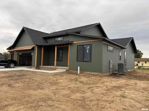 Tiny photo for 1819 Zara Trce, Clinton, IA 52732 (MLS # QC4260705)