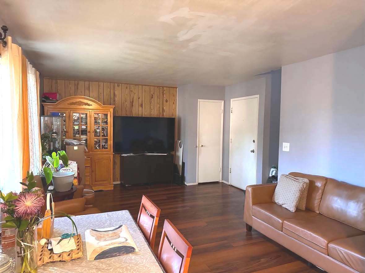 2310 Algonquin Road 6