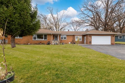 Photo of 7307 W College Drive, Palos Heights, IL 60463 (MLS # 12537596)