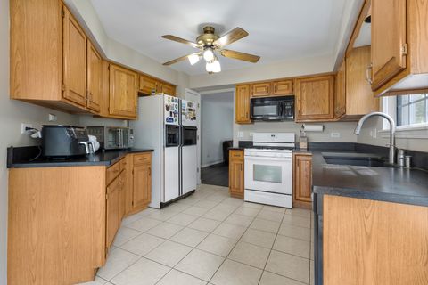 Tiny photo for 2814 Belle Lane #2814, Schaumburg, IL 60193 (MLS # 12441689)