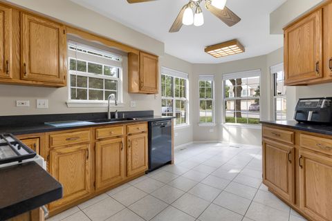 Tiny photo for 2814 Belle Lane #2814, Schaumburg, IL 60193 (MLS # 12441689)