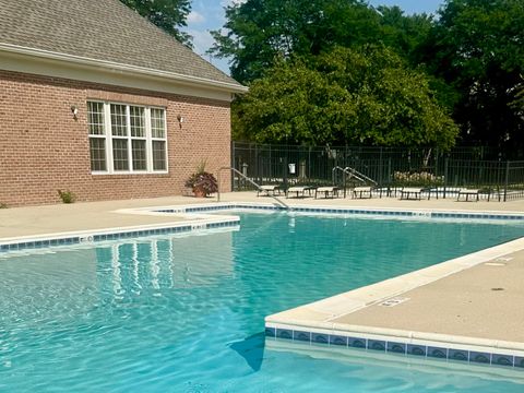 Tiny photo for 2814 Belle Lane #2814, Schaumburg, IL 60193 (MLS # 12441689)