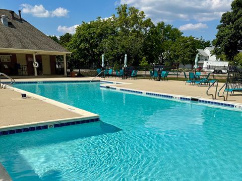 Tiny photo for 2814 Belle Lane #2814, Schaumburg, IL 60193 (MLS # 12441689)