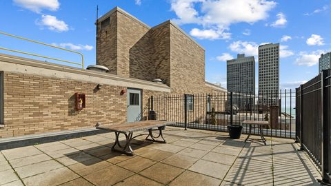 Tiny photo for 40 E Cedar Street #18A, Chicago, IL 60611 (MLS # 12620689)