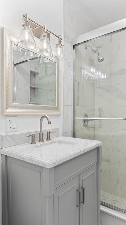 Tiny photo for 40 E Cedar Street #18A, Chicago, IL 60611 (MLS # 12620689)