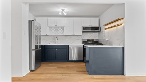 Tiny photo for 40 E Cedar Street #18A, Chicago, IL 60611 (MLS # 12620689)