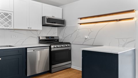 Tiny photo for 40 E Cedar Street #18A, Chicago, IL 60611 (MLS # 12620689)