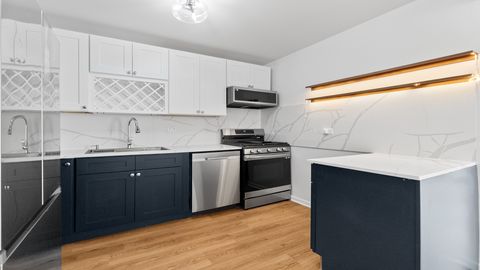 Tiny photo for 40 E Cedar Street #18A, Chicago, IL 60611 (MLS # 12620689)