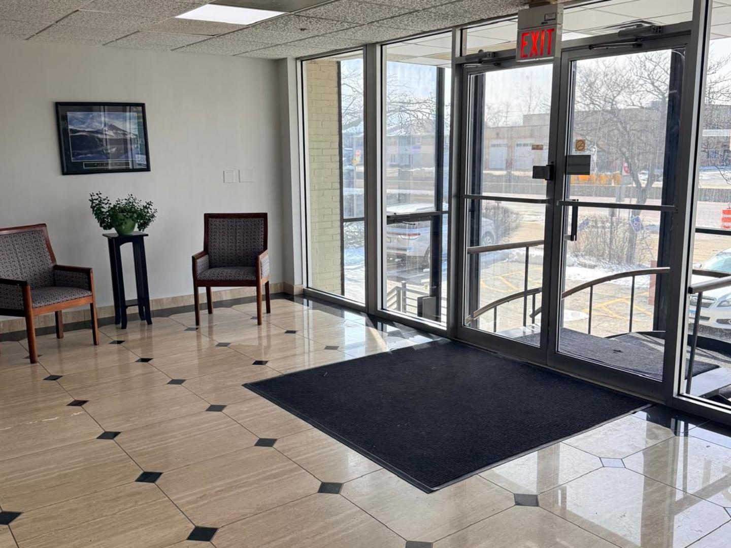 21 N Skokie Highway N 204