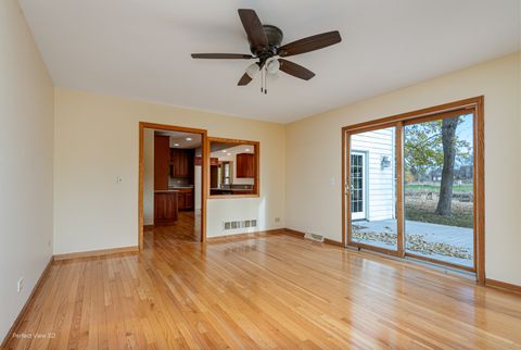 Tiny photo for Naperville, IL 60563 (MLS # 12482917)
