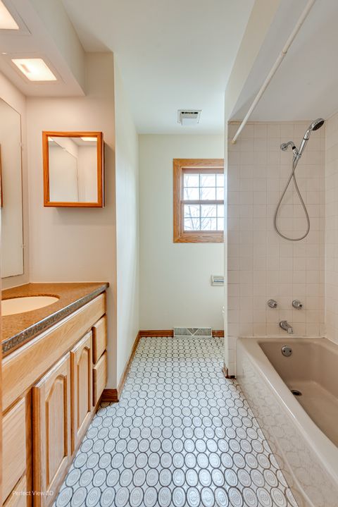 Tiny photo for Naperville, IL 60563 (MLS # 12482917)