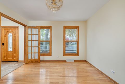 Tiny photo for Naperville, IL 60563 (MLS # 12482917)