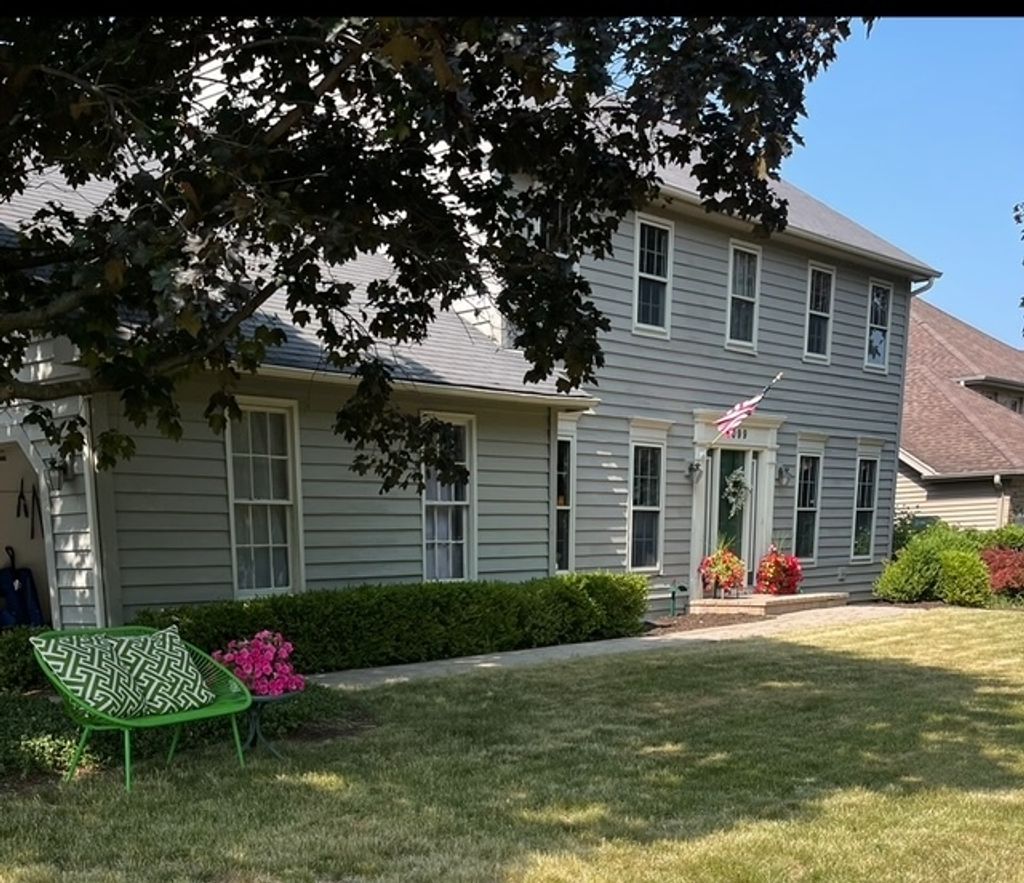 Photo for 1099 W JEFFERSON Avenue, Naperville, IL 60540 (MLS # 12504472)