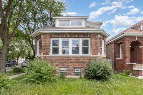 Photo of 10001 S Wentworth Avenue, Chicago, IL 60628 (MLS # 12512267)