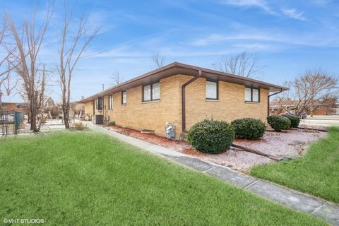 A home in Des Plaines