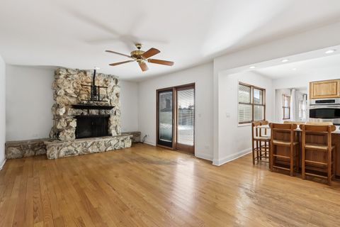 Tiny photo for 2019 E Avon Lane, Arlington Heights, IL 60004 (MLS # 12597991)