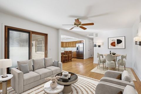 Tiny photo for 2019 E Avon Lane, Arlington Heights, IL 60004 (MLS # 12597991)