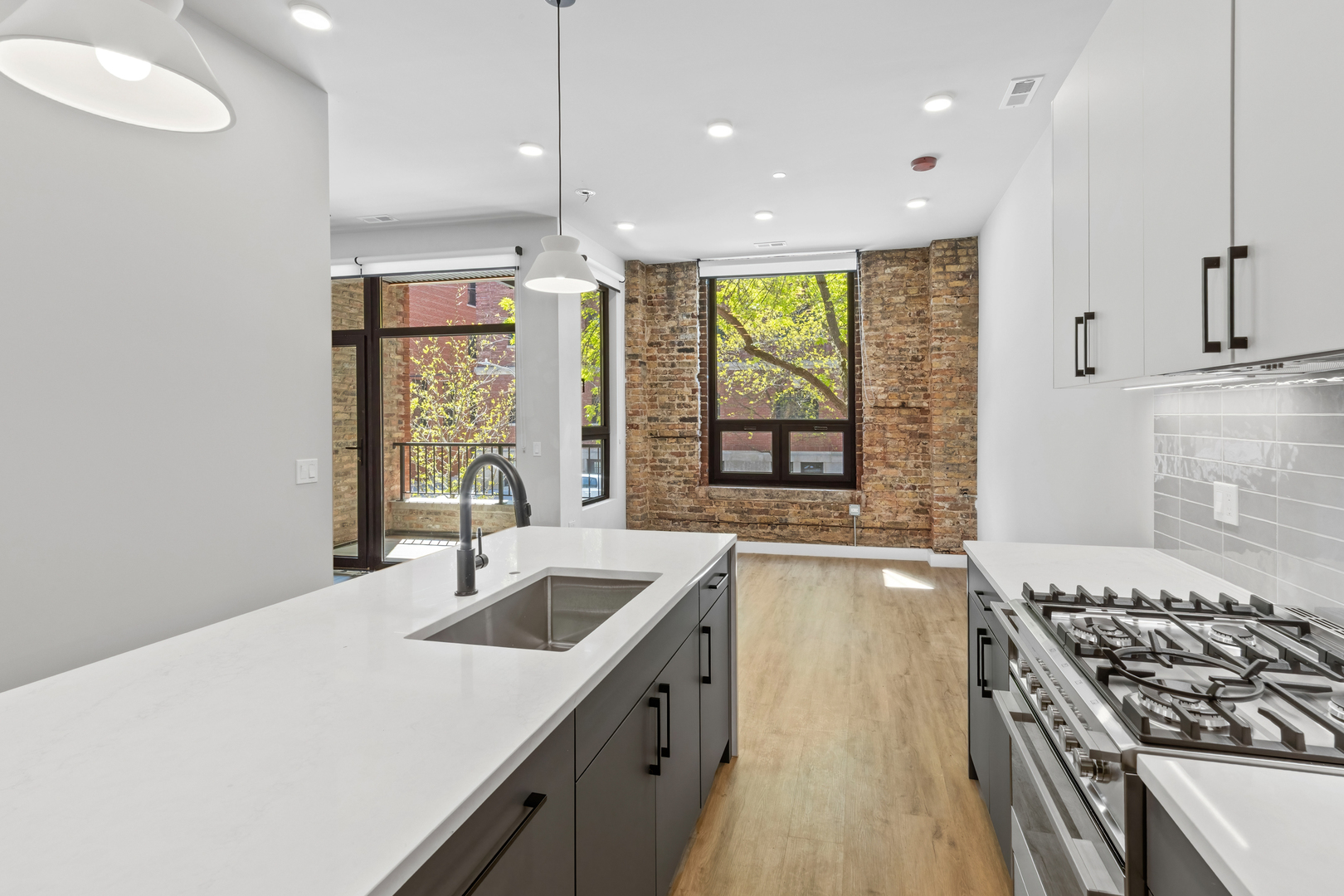 1550 W Monroe Street 203