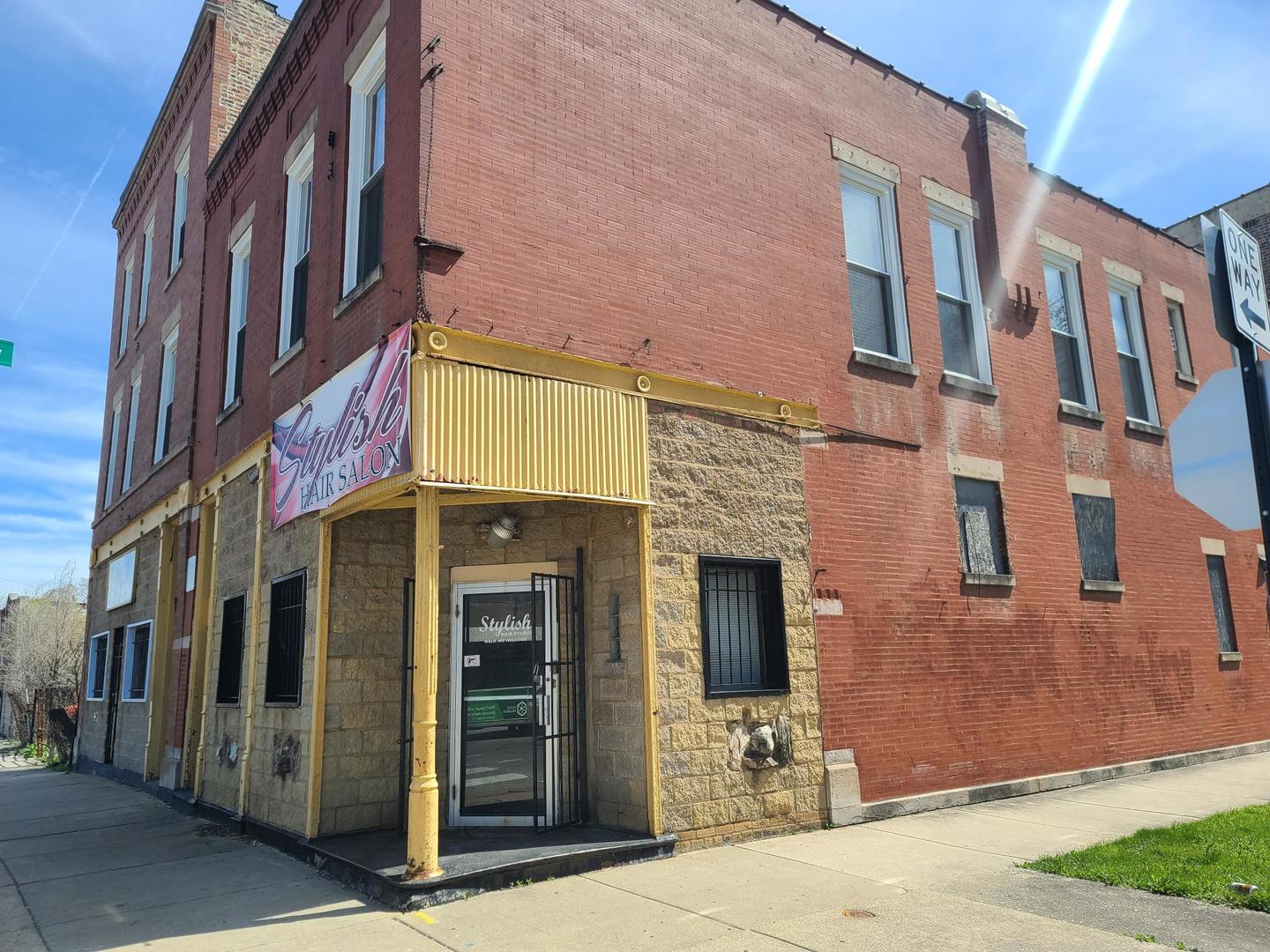 935 E 75th Street