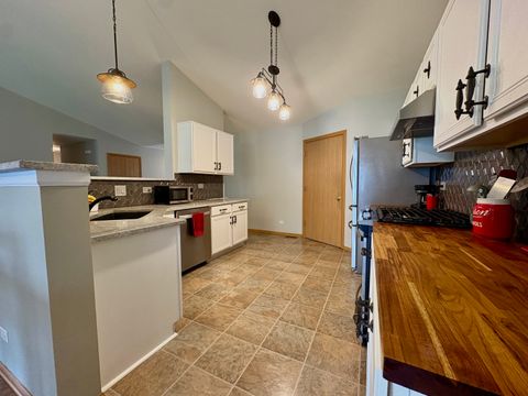 Tiny photo for 3150 Montrose Drive, Lake In The Hills, IL 60156 (MLS # 12619723)