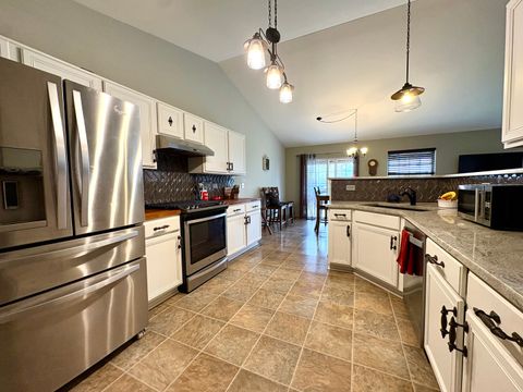 Tiny photo for 3150 Montrose Drive, Lake In The Hills, IL 60156 (MLS # 12619723)