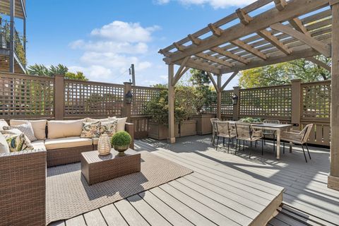Tiny photo for 545 W Dickens Avenue, Chicago, IL 60614 (MLS # 12375805)