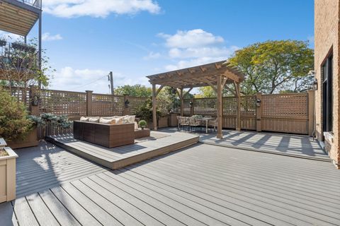 Tiny photo for 545 W Dickens Avenue, Chicago, IL 60614 (MLS # 12375805)