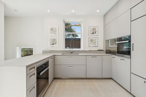 Tiny photo for 545 W Dickens Avenue, Chicago, IL 60614 (MLS # 12375805)