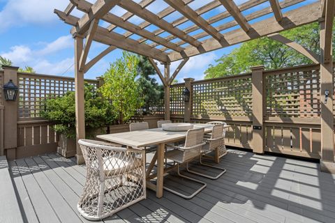 Tiny photo for 545 W Dickens Avenue, Chicago, IL 60614 (MLS # 12375805)