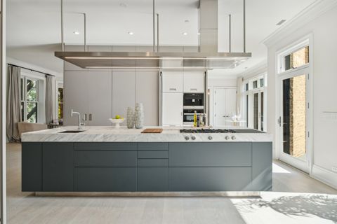 Tiny photo for 545 W Dickens Avenue, Chicago, IL 60614 (MLS # 12375805)
