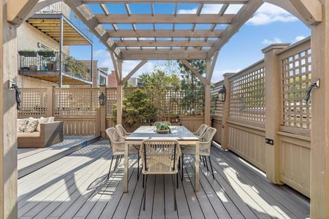 Tiny photo for 545 W Dickens Avenue, Chicago, IL 60614 (MLS # 12375805)