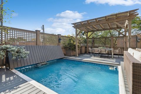 Tiny photo for 545 W Dickens Avenue, Chicago, IL 60614 (MLS # 12375805)